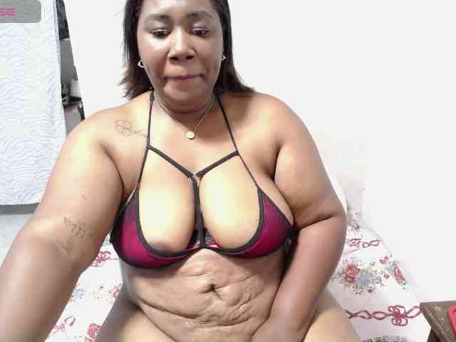 thickebonymilf webcam