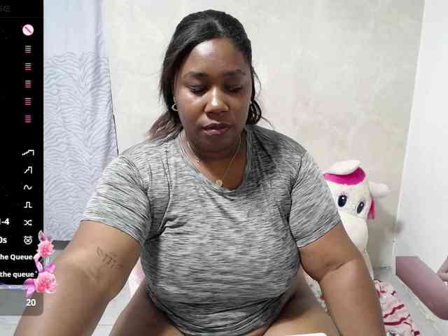 thickebonymilf webcam