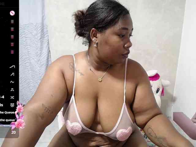 thickebonymilf webcam