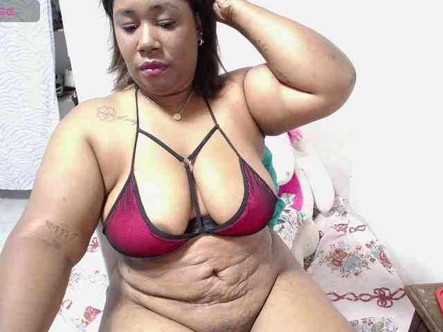 thickebonymilf webcam