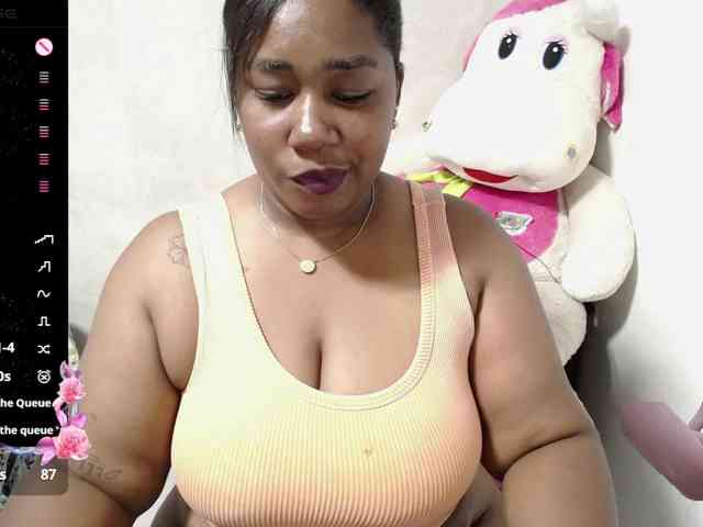 thickebonymilf webcam
