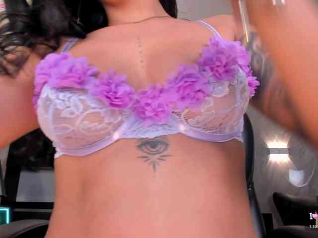 AlyssaDean webcam