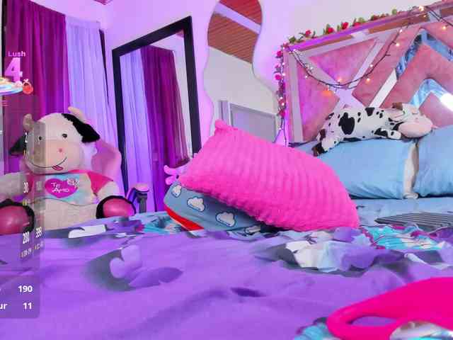 Madi-horny webcam