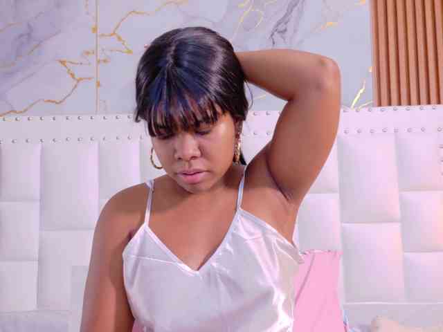 naughtyebonyy webcam