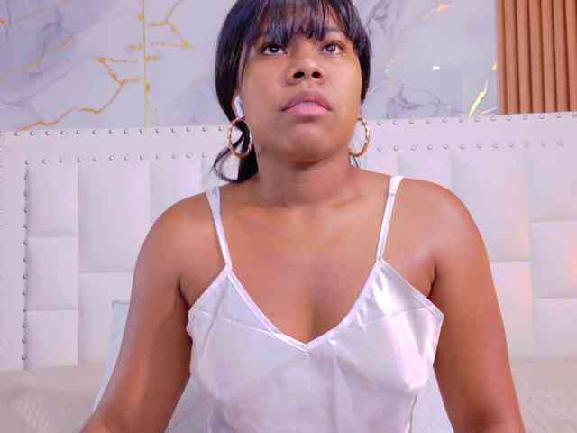 naughtyebonyy webcam