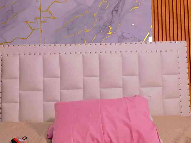 naughtyebonyy webcam