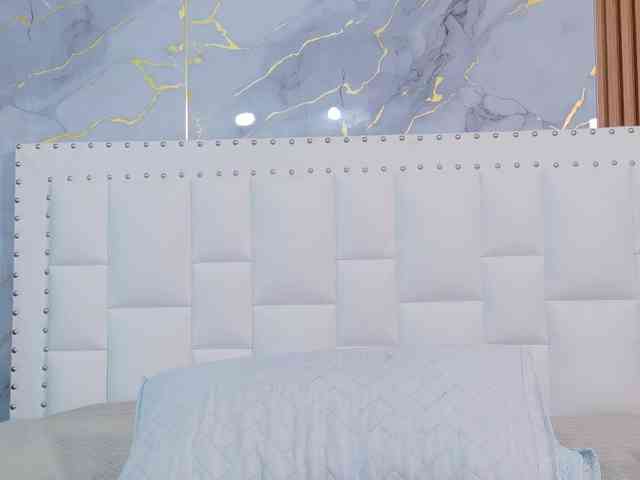 naughtyebonyy webcam