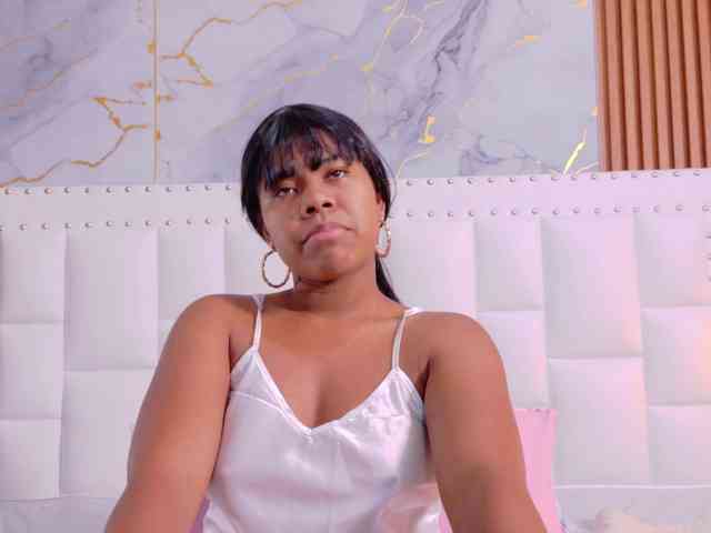 naughtyebonyy webcam