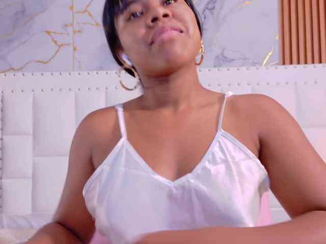 naughtyebonyy webcam