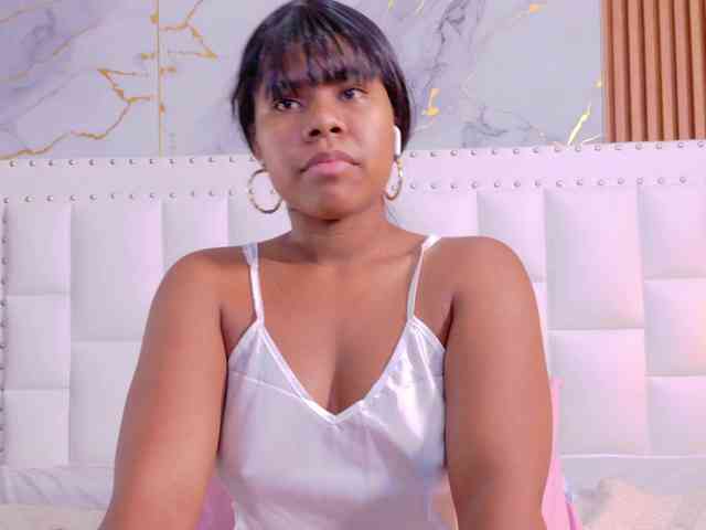 naughtyebonyy webcam