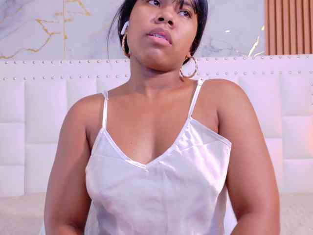 naughtyebonyy webcam