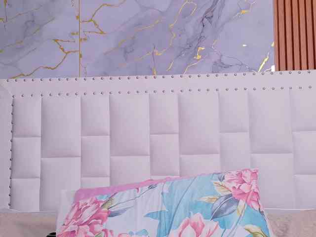 naughtyebonyy webcam