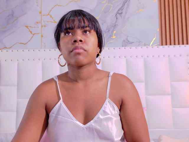 naughtyebonyy webcam