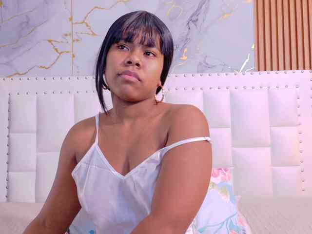 naughtyebonyy webcam