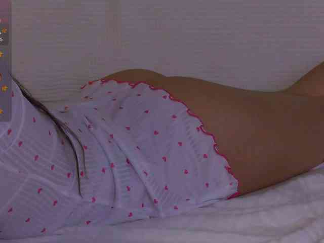 LilyRoselyn webcam