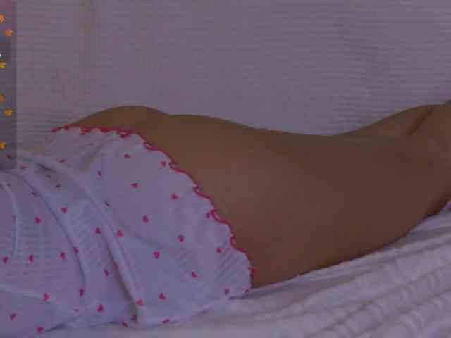 LilyRoselyn webcam