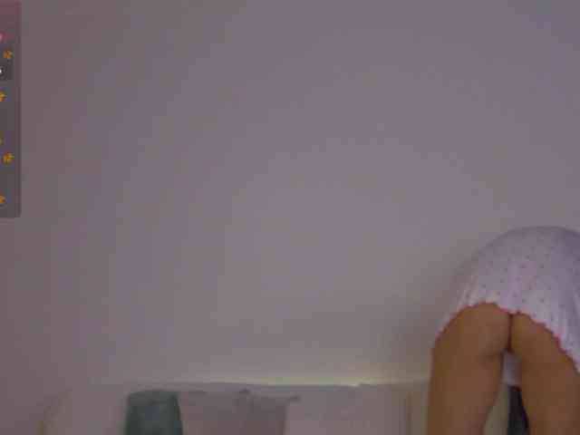 LilyRoselyn webcam