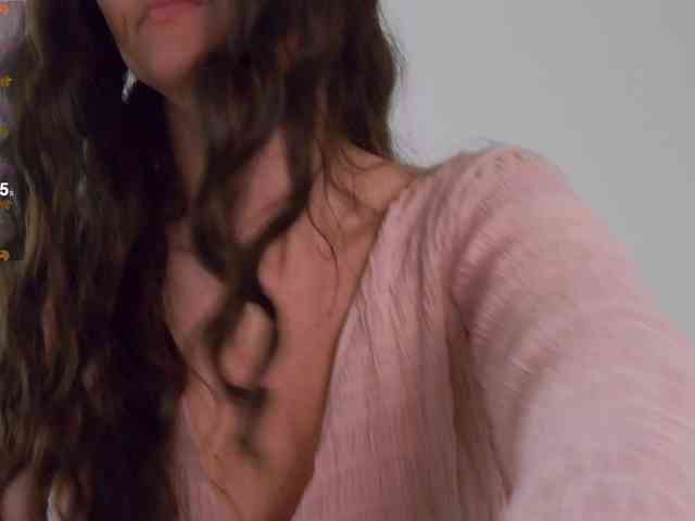 LilyRoselyn webcam