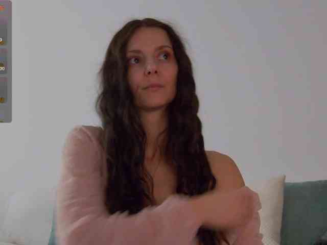 LilyRoselyn webcam