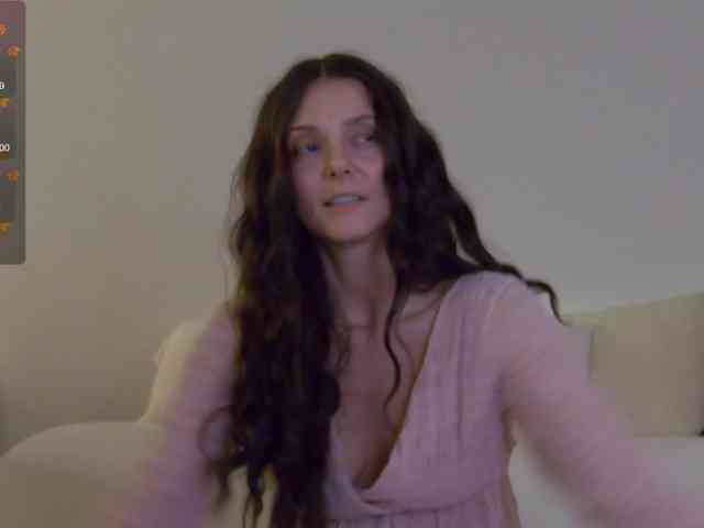 LilyRoselyn webcam