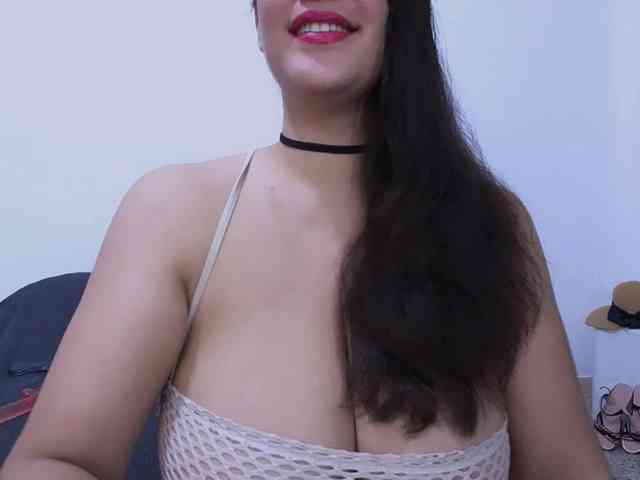 AndreaBigboobs webcam