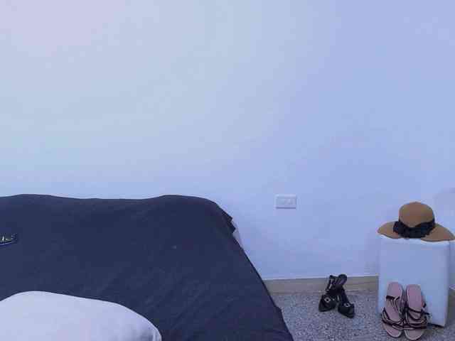 AndreaBigboobs webcam