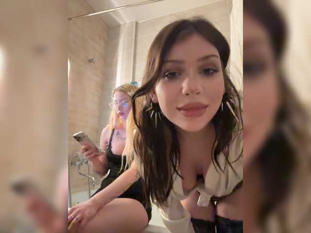 Gratis Live Sexcam mit Iiiillllyyyy Iiiillllyyyy