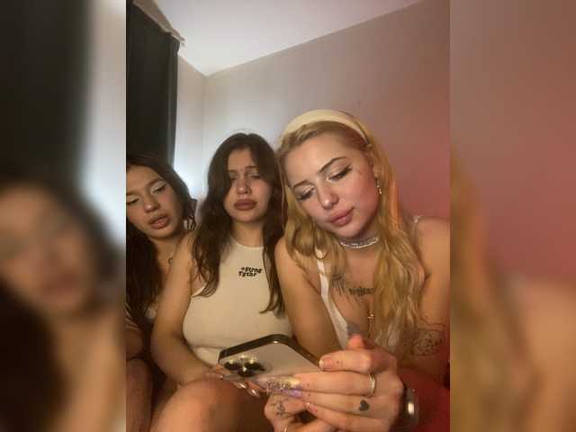 Entra en el chat con el modelo Fakafakafck Fakafakafck