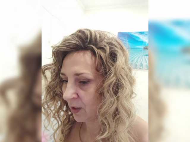 Entrez le videochat erotique avec le
modèle mery8poppins mery8poppins