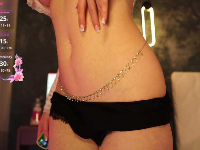 Entrez le videochat erotique avec le
modèle Koketka Koketka