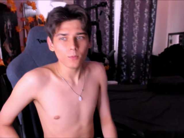 Accedi alla chat con il nickname Foxicfu Foxicfu