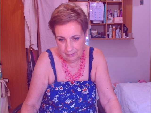 Victoria5643 webcam
