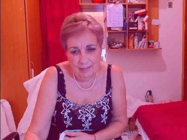 Victoria5643 webcam