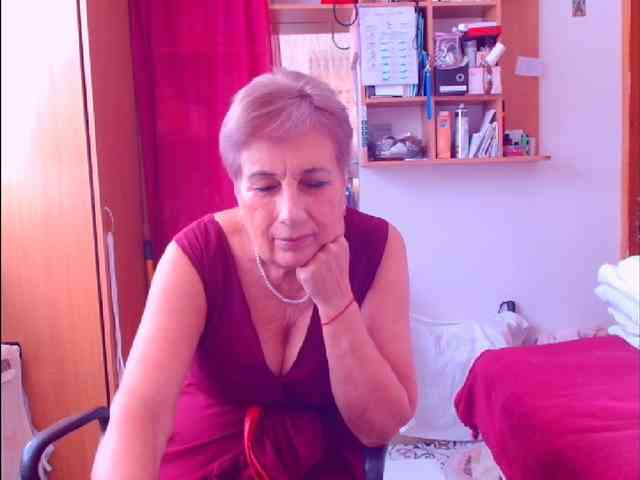 Victoria5643 webcam
