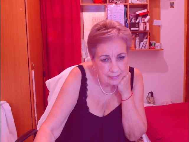 Victoria5643 webcam