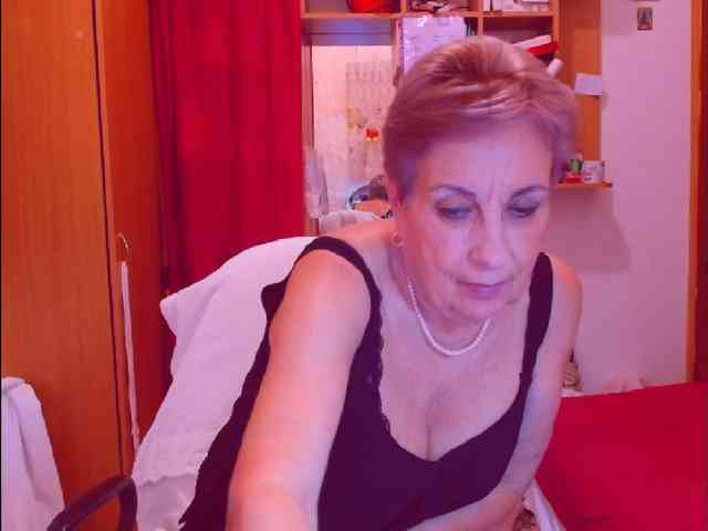 Victoria5643 webcam