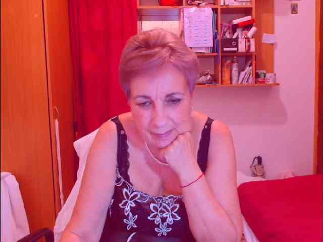 Victoria5643 webcam