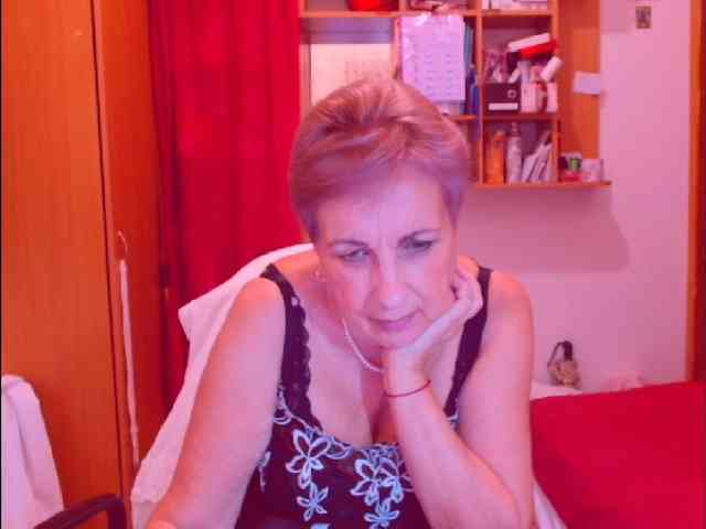 Victoria5643 webcam
