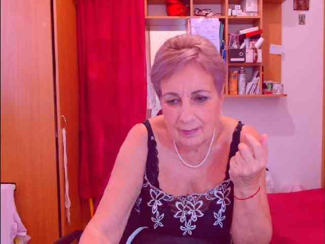 Victoria5643 webcam