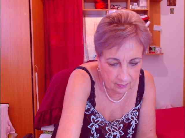 Victoria5643 webcam