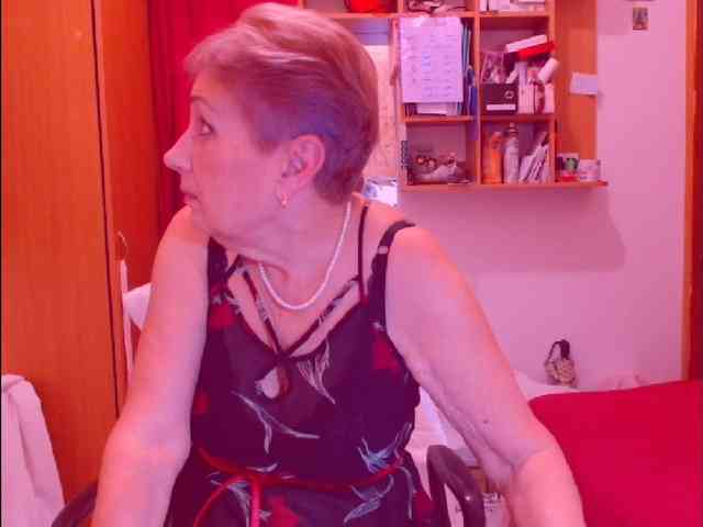 Victoria5643 webcam