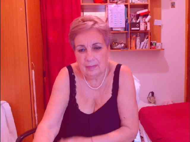 Victoria5643 webcam