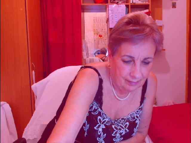 Victoria5643 webcam