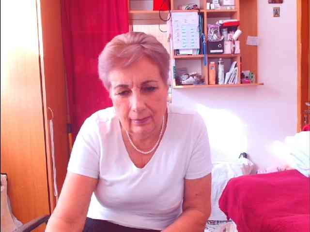 Victoria5643 webcam