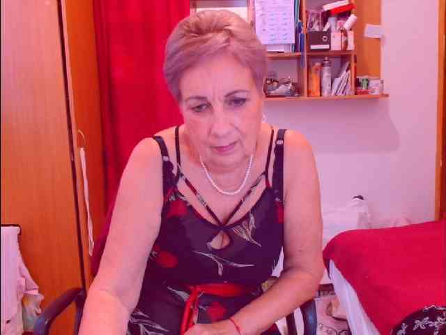 Victoria5643 webcam