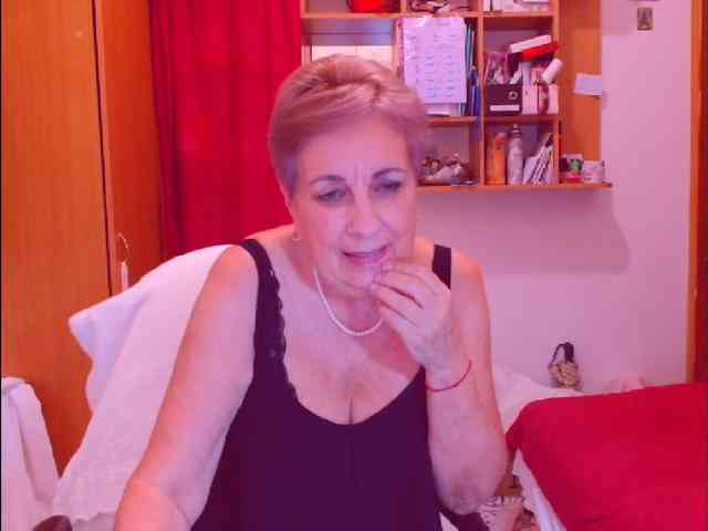 Victoria5643 webcam