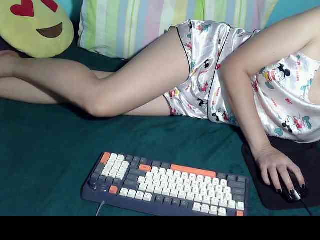 LizBeth23 webcam
