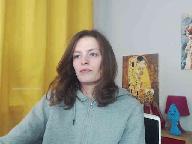 NadineGold webcam