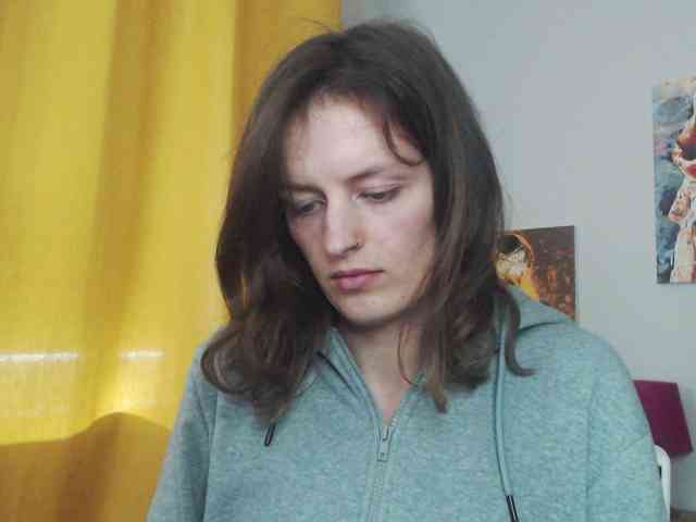 NadineGold webcam
