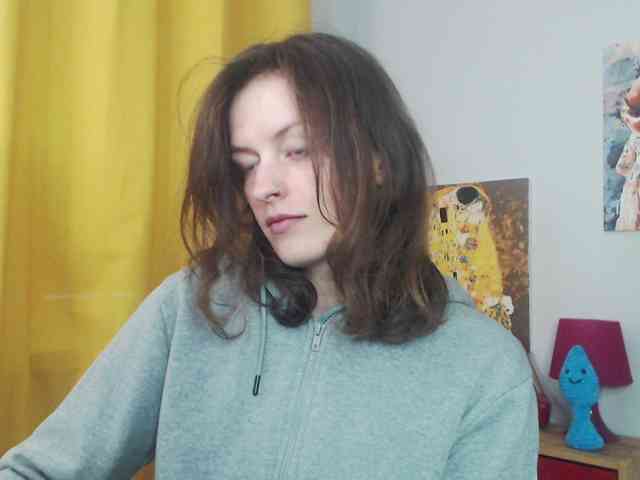 NadineGold webcam